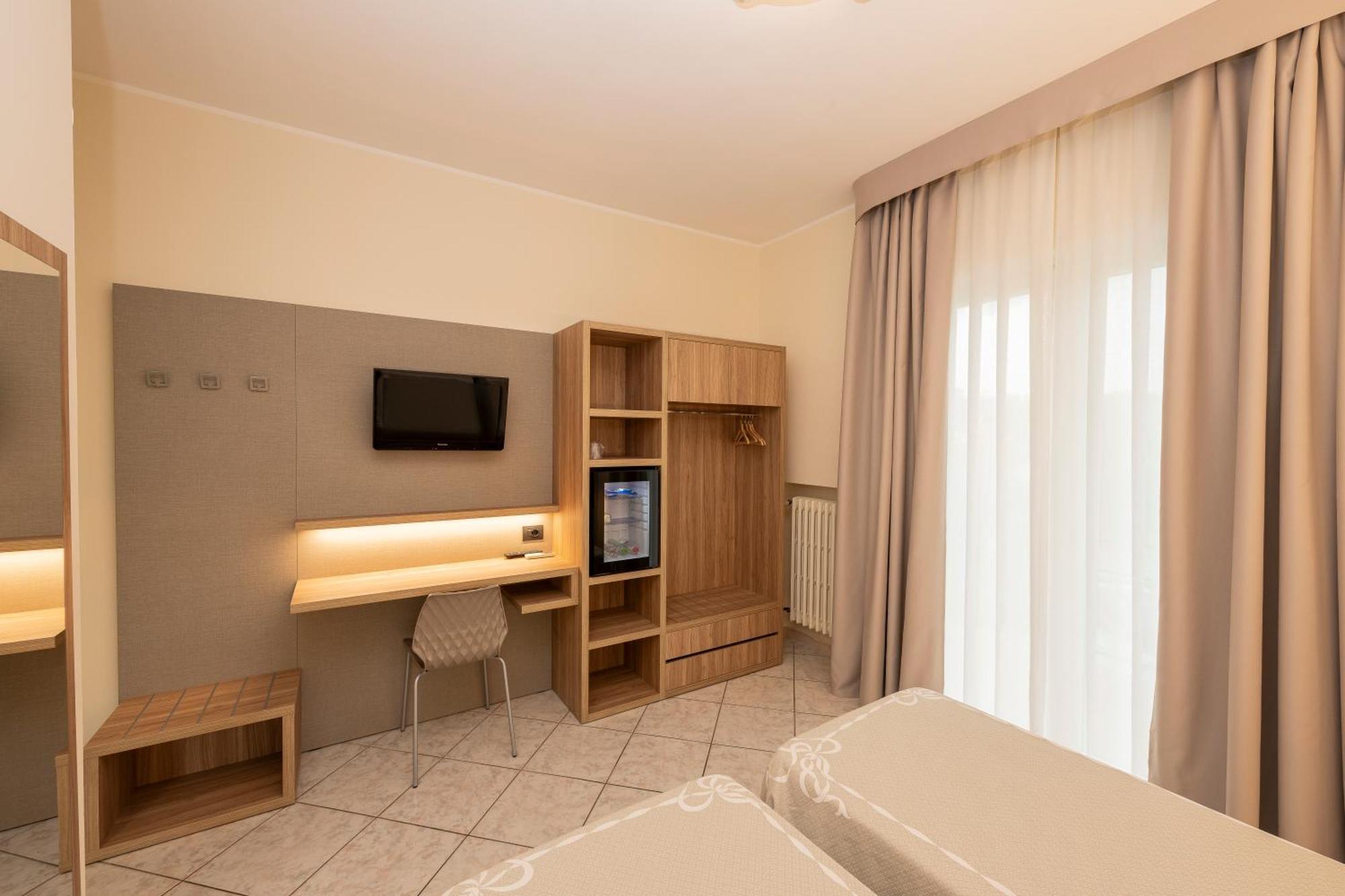 Hotel La Rotonda Cepagatti Екстериор снимка