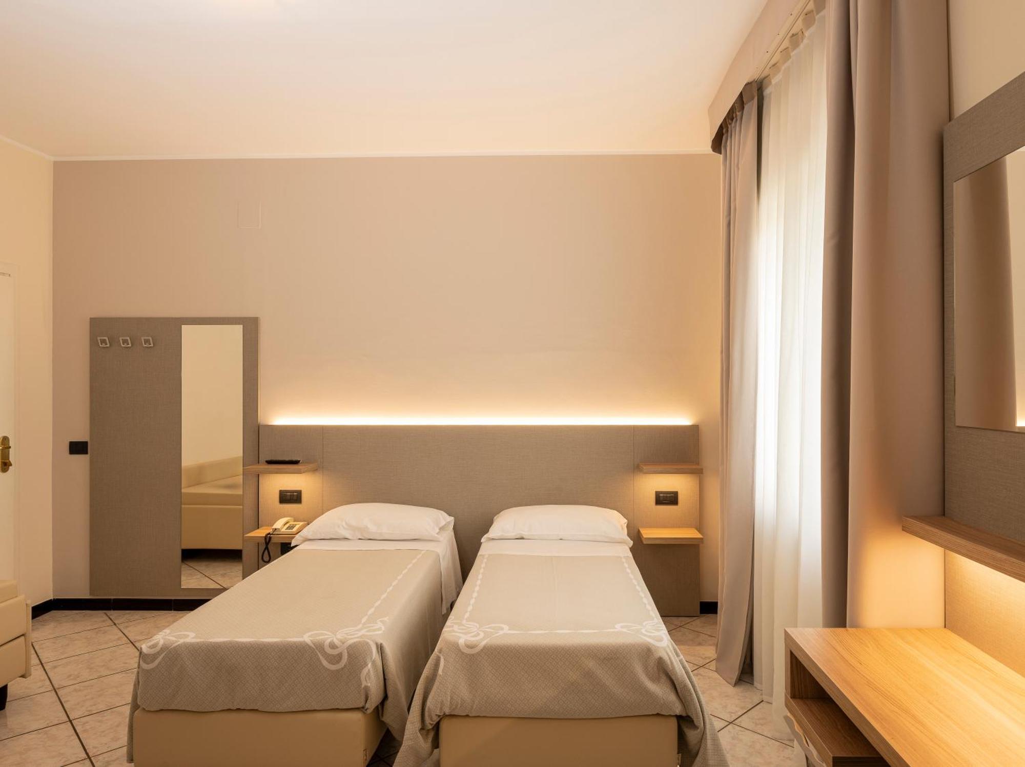 Hotel La Rotonda Cepagatti Екстериор снимка