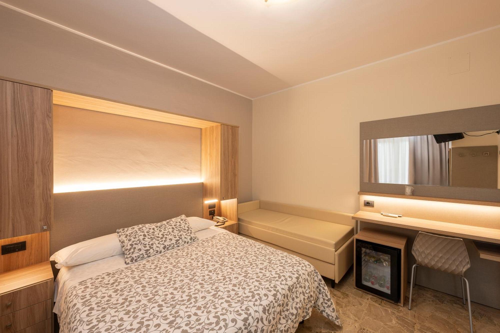 Hotel La Rotonda Cepagatti Екстериор снимка
