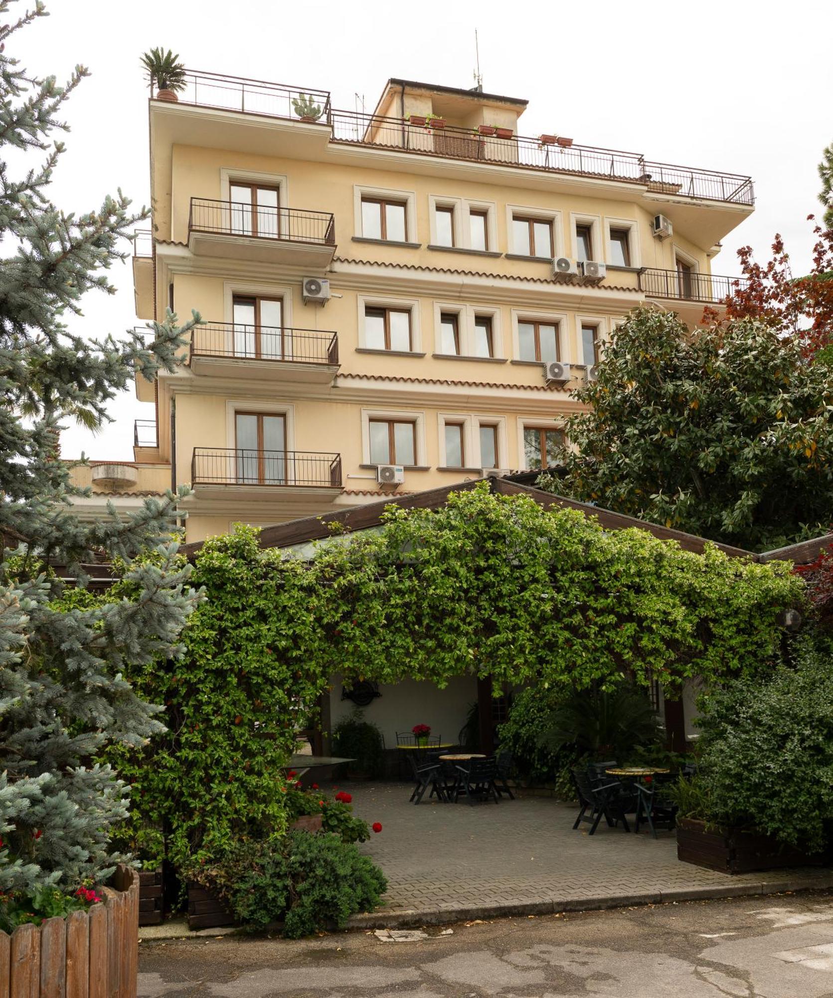 Hotel La Rotonda Cepagatti Екстериор снимка