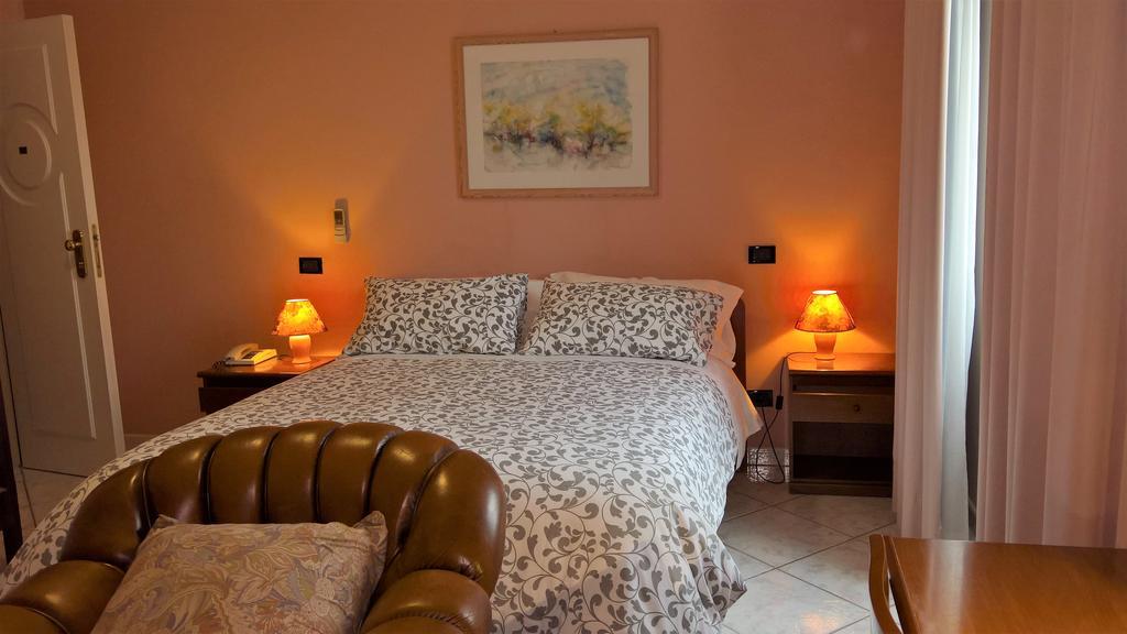Hotel La Rotonda Cepagatti Екстериор снимка